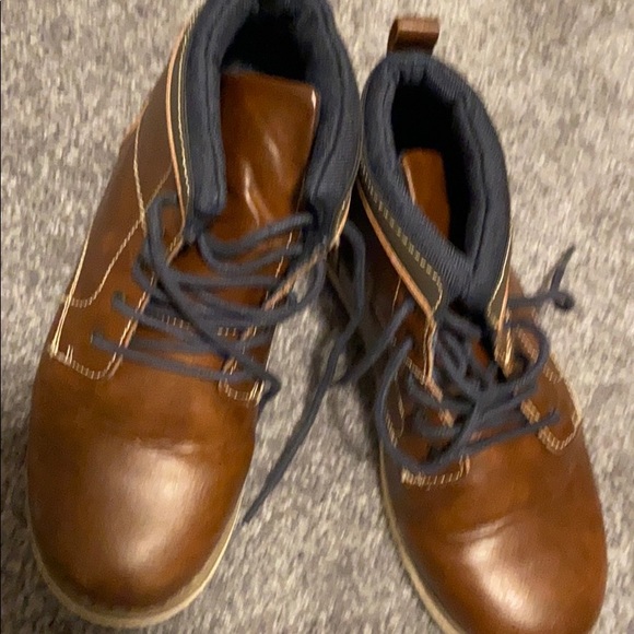 Boots - Picture 2 of 4